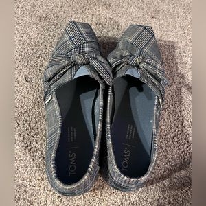 Toms plaid shoes size nine
